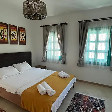 Castello ヴィラ マルマリス